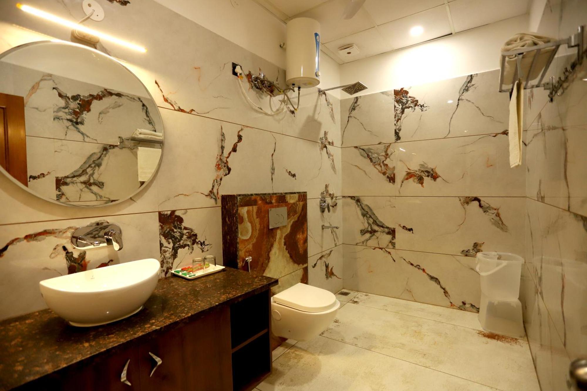 Hotel Dhingra Inn Rewari ภายนอก รูปภาพ